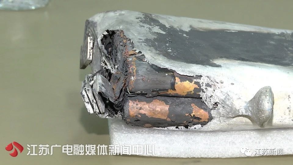 鋰電池爆炸到底有多可怕?一塊殘片告訴你!這三種情況最危險.